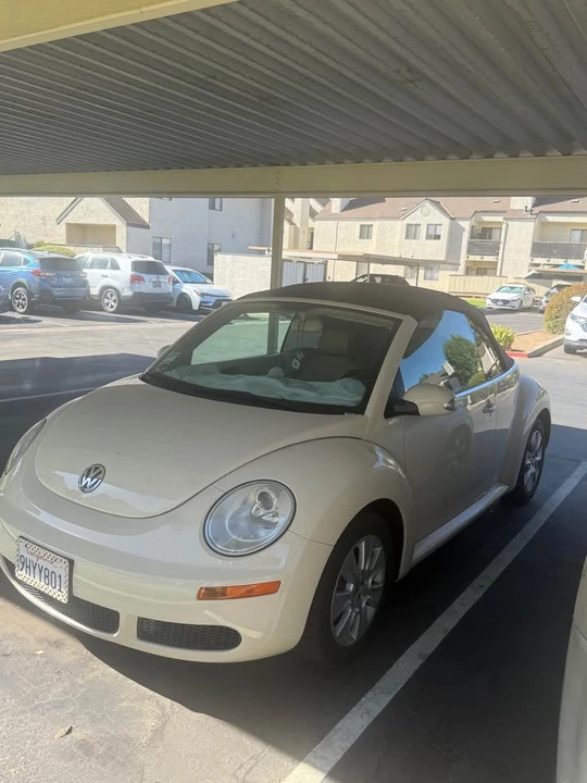 2009 Volkswagen New Beetle - Image 3 of 10