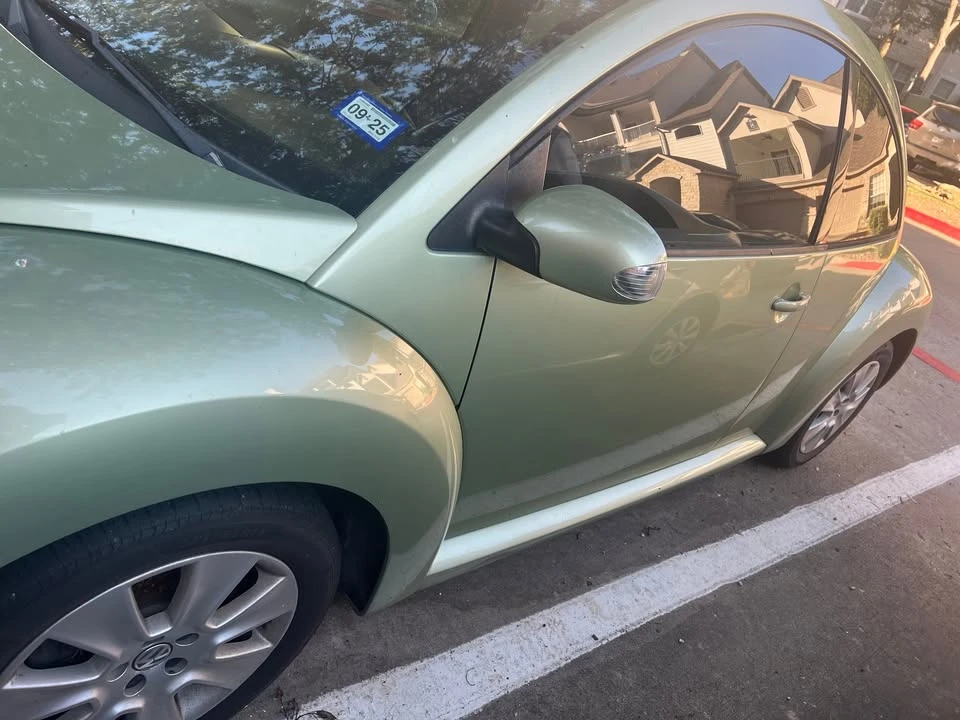 2009 Volkswagen New Beetle - Image 3 of 10