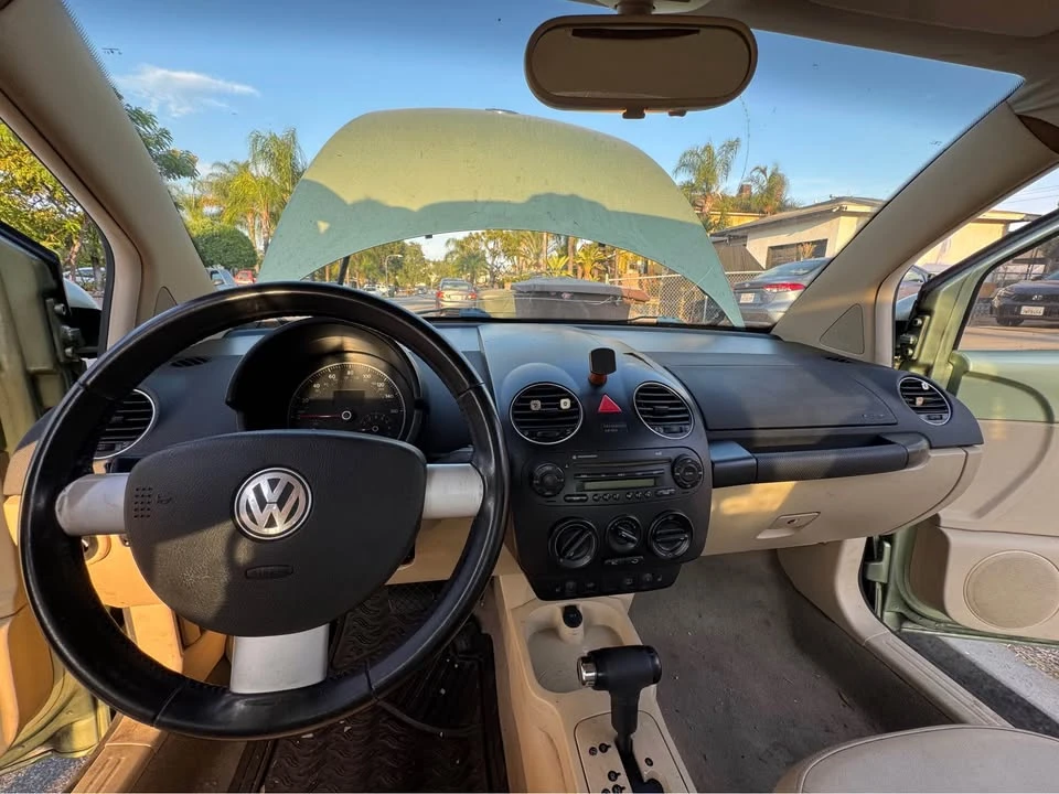 2009 Volkswagen New Beetle - Image 7 of 17