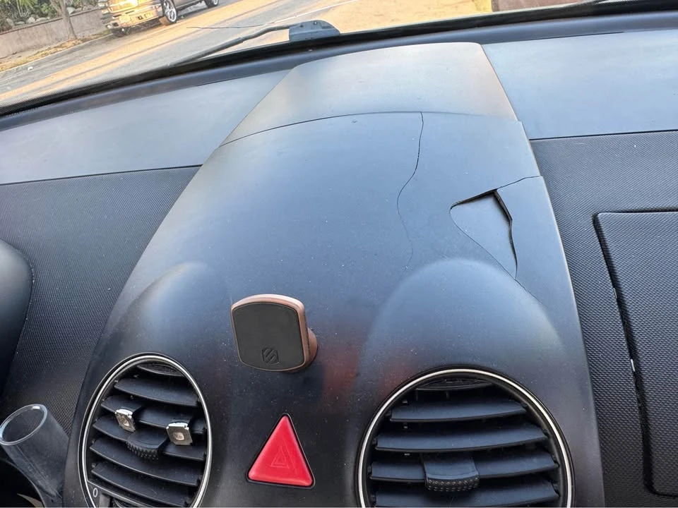 2009 Volkswagen New Beetle - Image 11 of 17