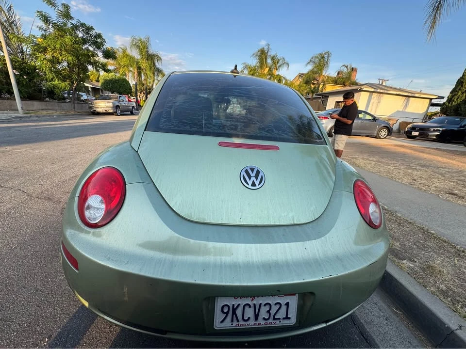 2009 Volkswagen New Beetle - Image 4 of 17