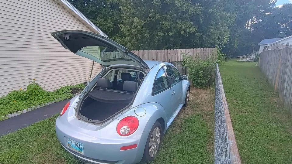 2009 Volkswagen New Beetle - Image 6 of 9
