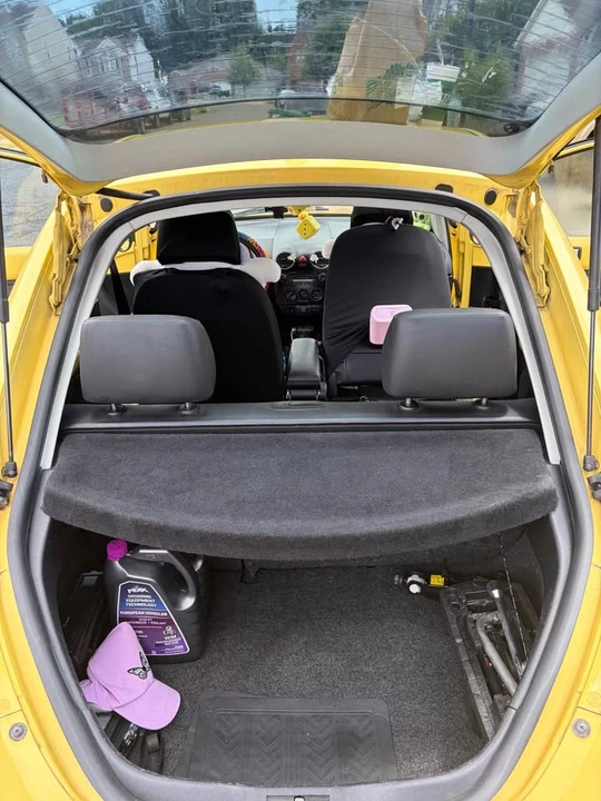 2009 Volkswagen New Beetle - Image 5 of 7