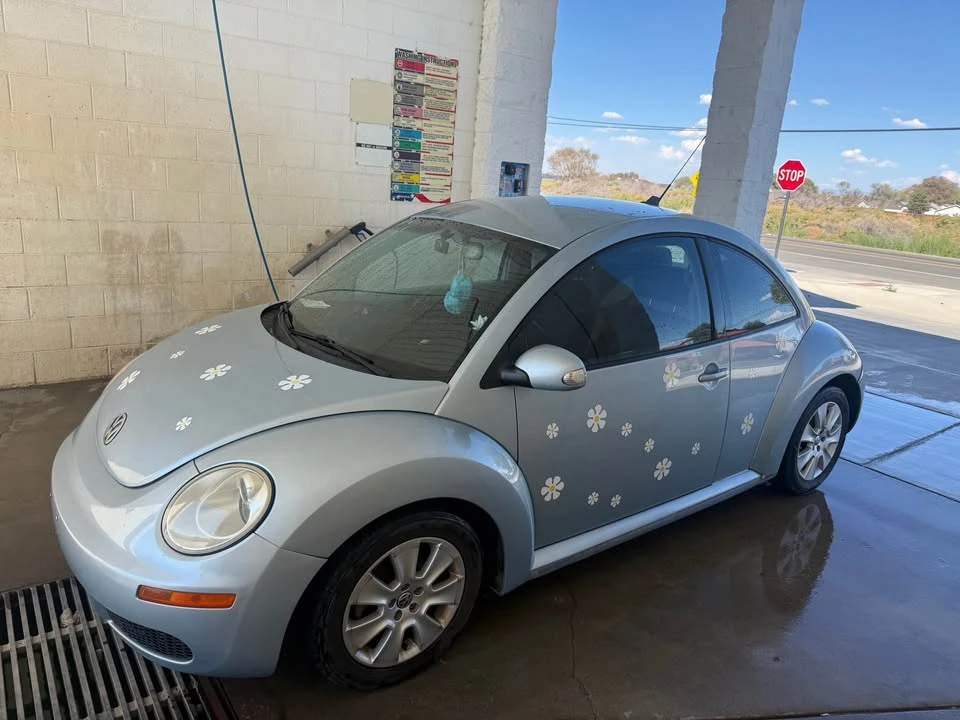 2009 Volkswagen New Beetle - Image 4 of 12