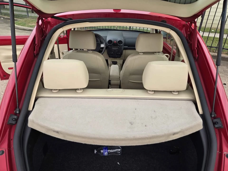 2009 Volkswagen New Beetle - Image 15 of 20