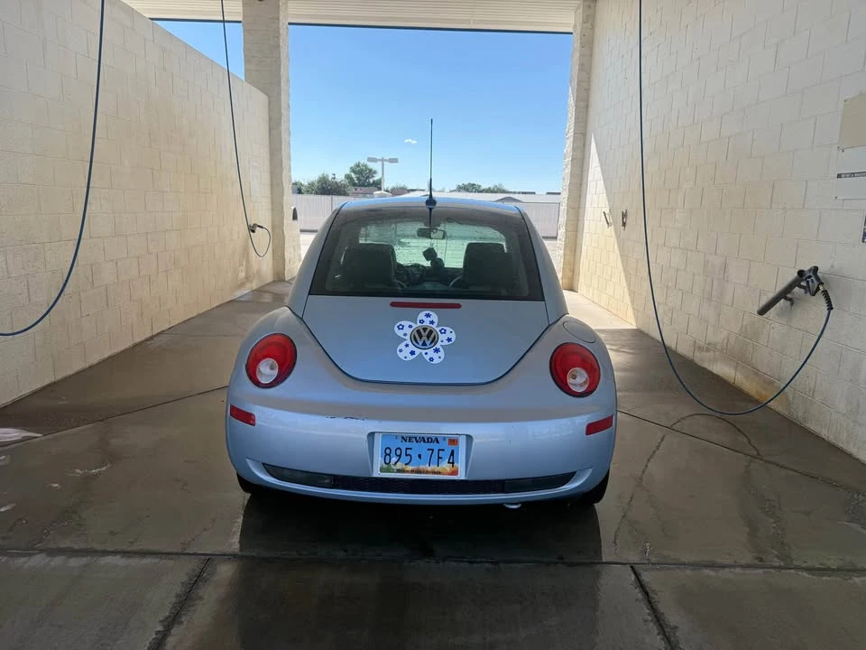 2009 Volkswagen New Beetle - Image 3 of 12