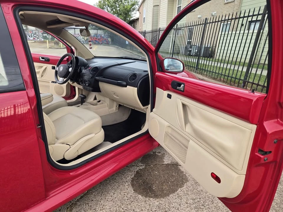 2009 Volkswagen New Beetle - Image 17 of 20