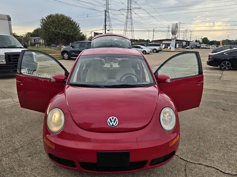 2009 Volkswagen New Beetle 2.5 Hatchback 2D