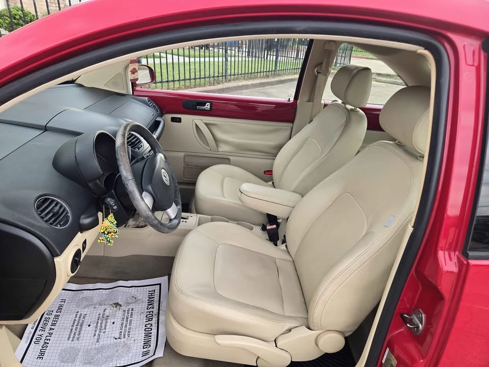 2009 Volkswagen New Beetle - Image 11 of 20