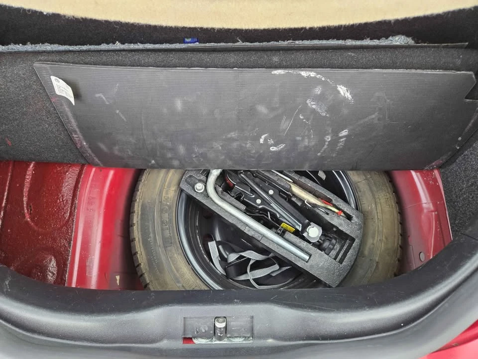 2009 Volkswagen New Beetle - Image 16 of 20