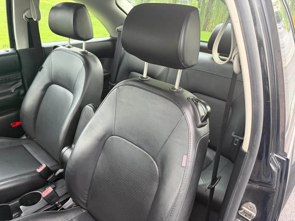 2009 Volkswagen New Beetle - Image 13 of 18