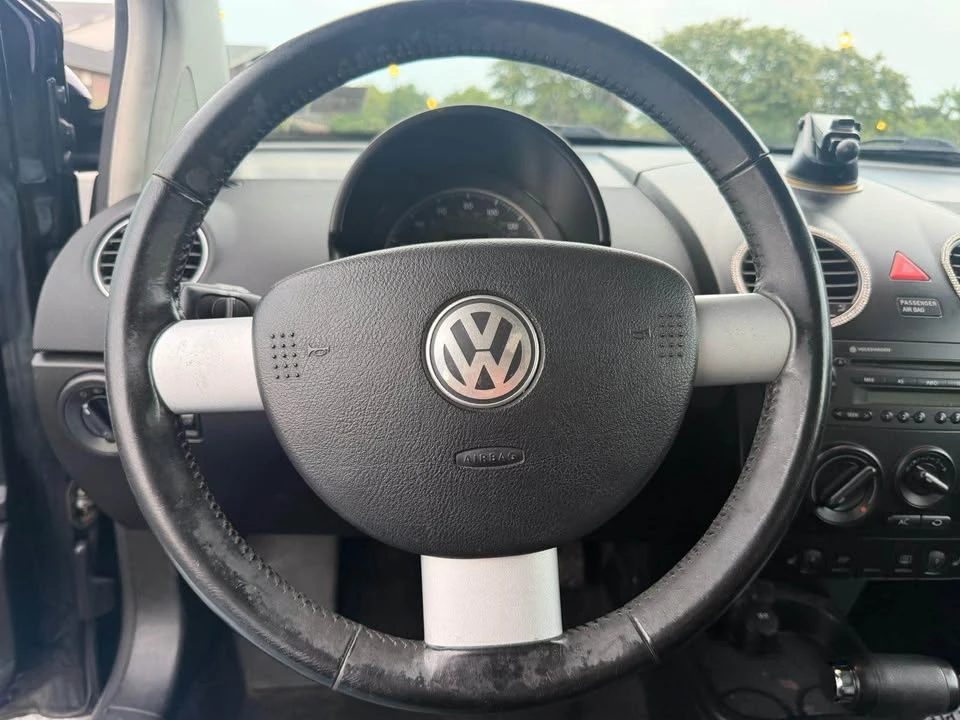 2009 Volkswagen New Beetle - Image 16 of 18