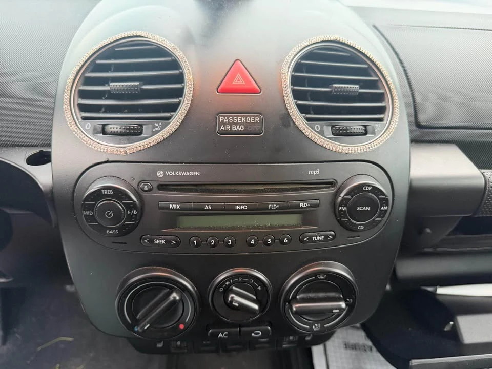 2009 Volkswagen New Beetle - Image 17 of 18