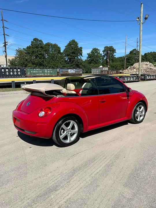 2009 Volkswagen New Beetle - Image 3 of 20