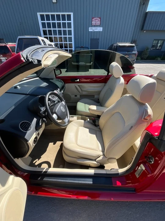 2009 Volkswagen New Beetle - Image 6 of 20