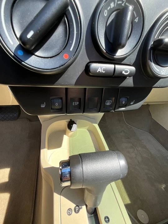 2009 Volkswagen New Beetle - Image 10 of 20