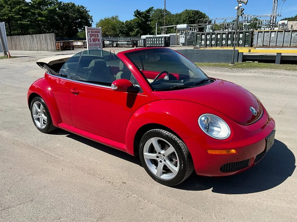 2009 Volkswagen New Beetle - Image 2 of 20