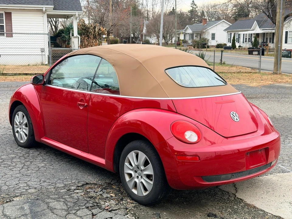 2009 Volkswagen New Beetle - Image 8 of 14