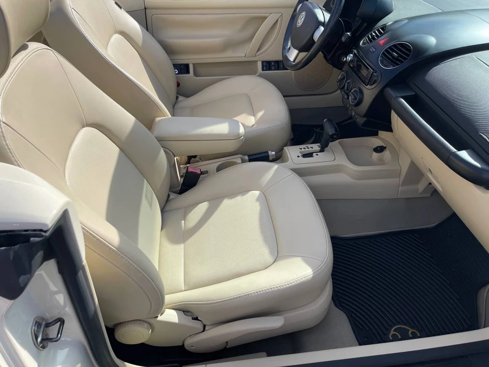 2009 Volkswagen New Beetle - Image 16 of 23