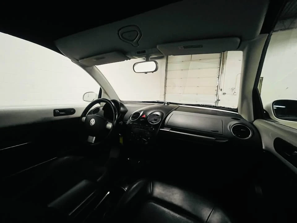2009 Volkswagen New Beetle - Image 14 of 20