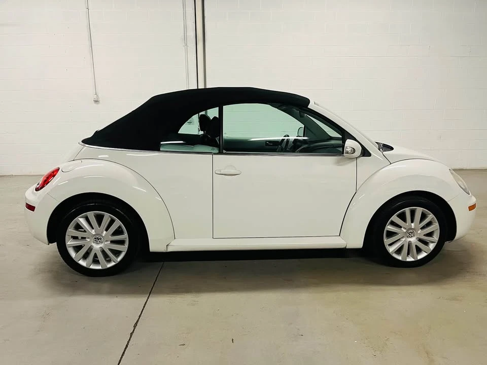 2009 Volkswagen New Beetle - Image 8 of 20