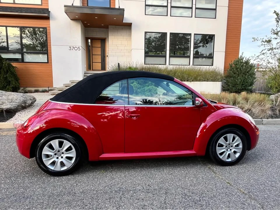 2009 Volkswagen New Beetle - Image 2 of 5