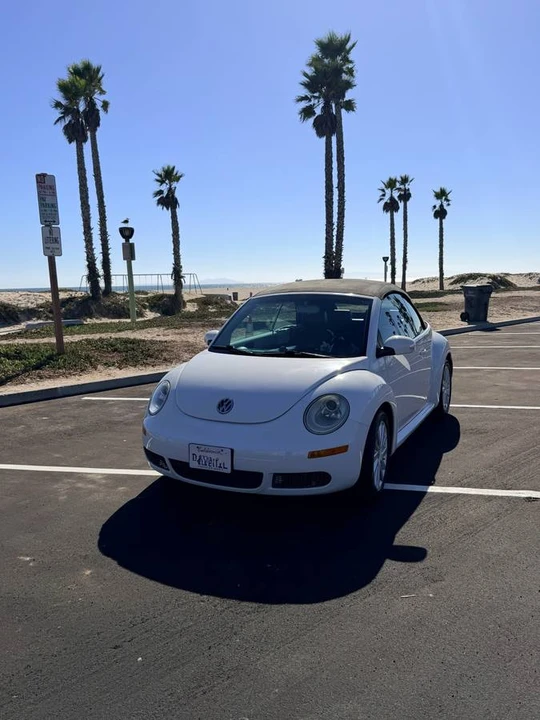 2009 Volkswagen New Beetle - Image 10 of 15