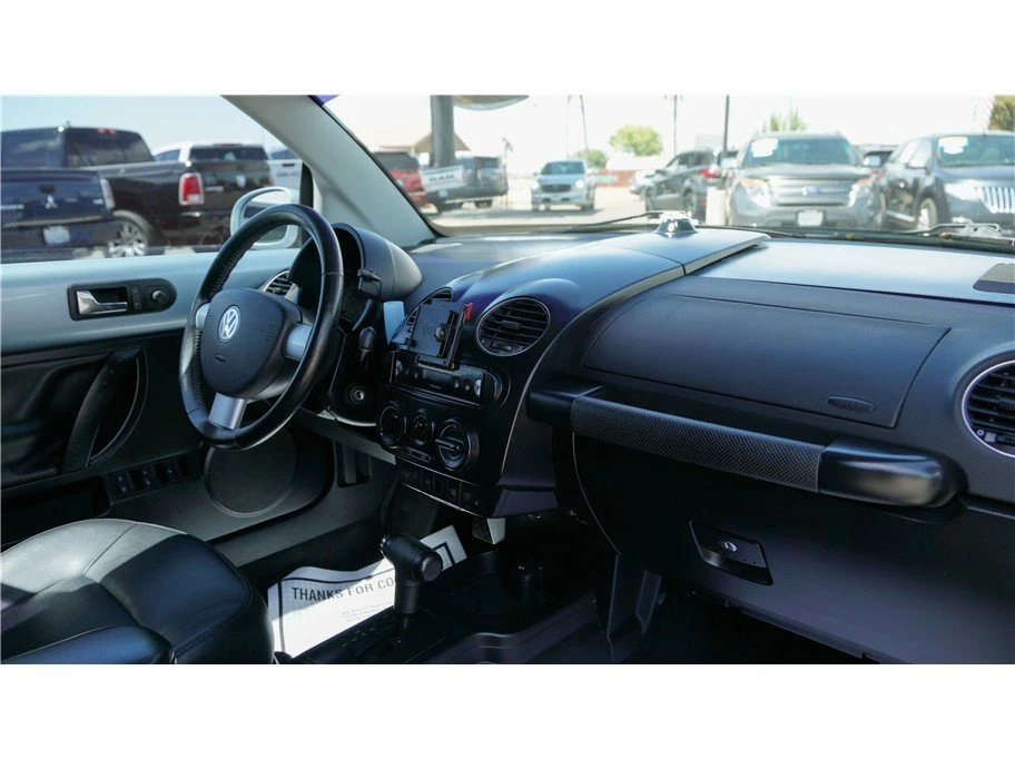 2009 Volkswagen New Beetle - Image 13 of 19