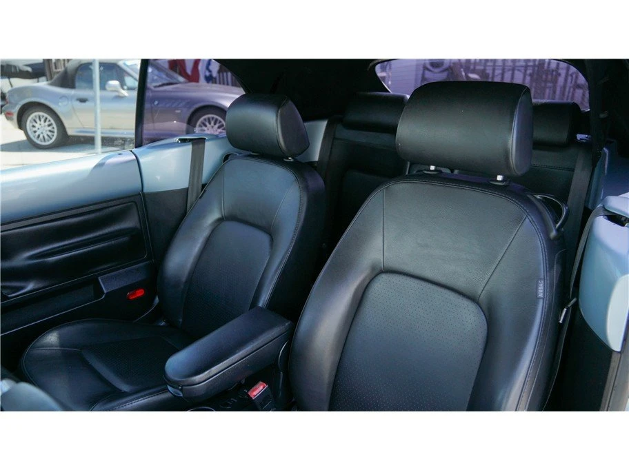 2009 Volkswagen New Beetle - Image 11 of 19