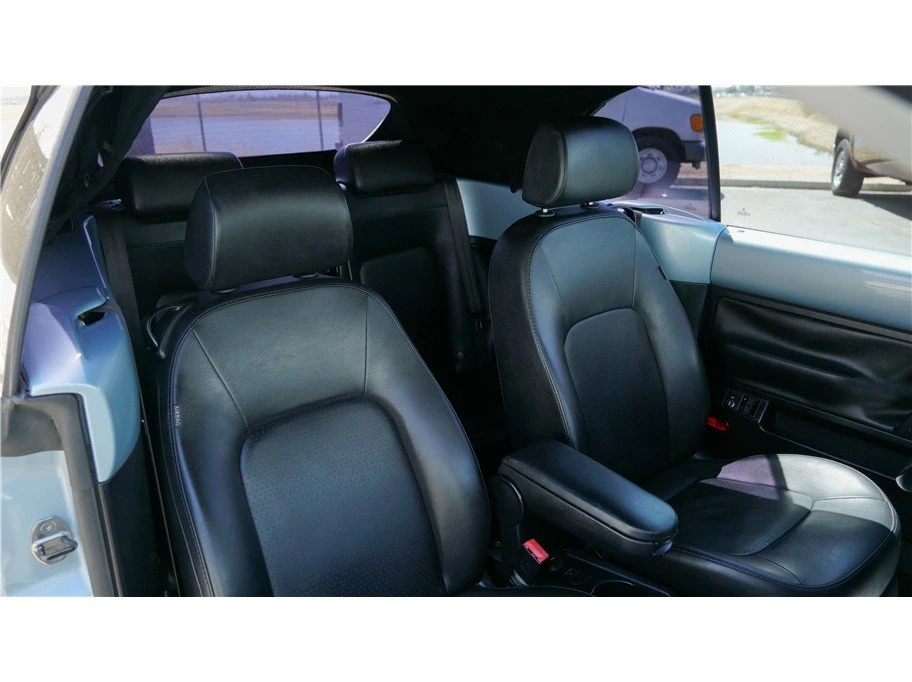 2009 Volkswagen New Beetle - Image 14 of 19