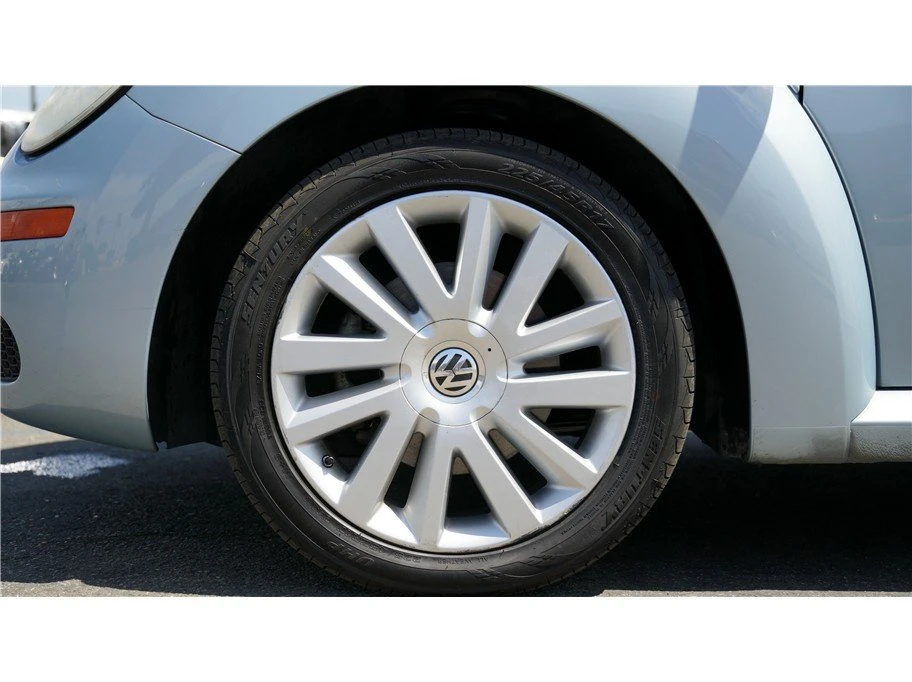 2009 Volkswagen New Beetle - Image 8 of 19