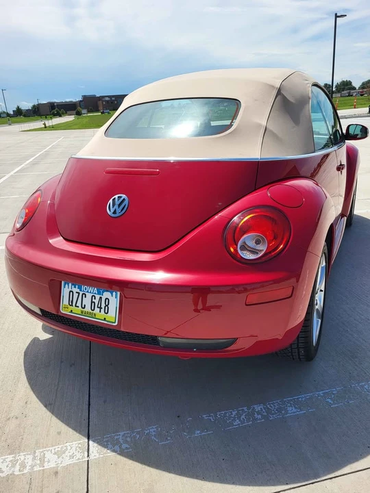 2009 Volkswagen New Beetle - Image 10 of 20
