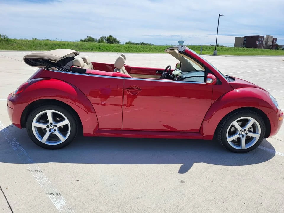 2009 Volkswagen New Beetle - Image 3 of 20
