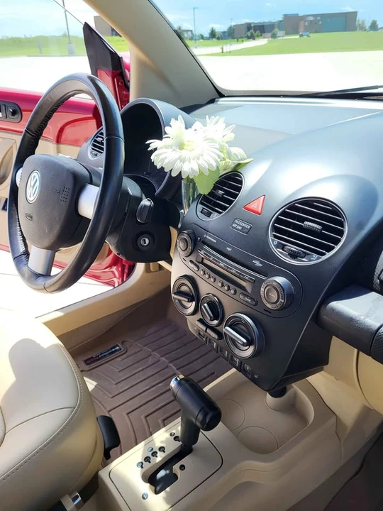 2009 Volkswagen New Beetle - Image 6 of 20