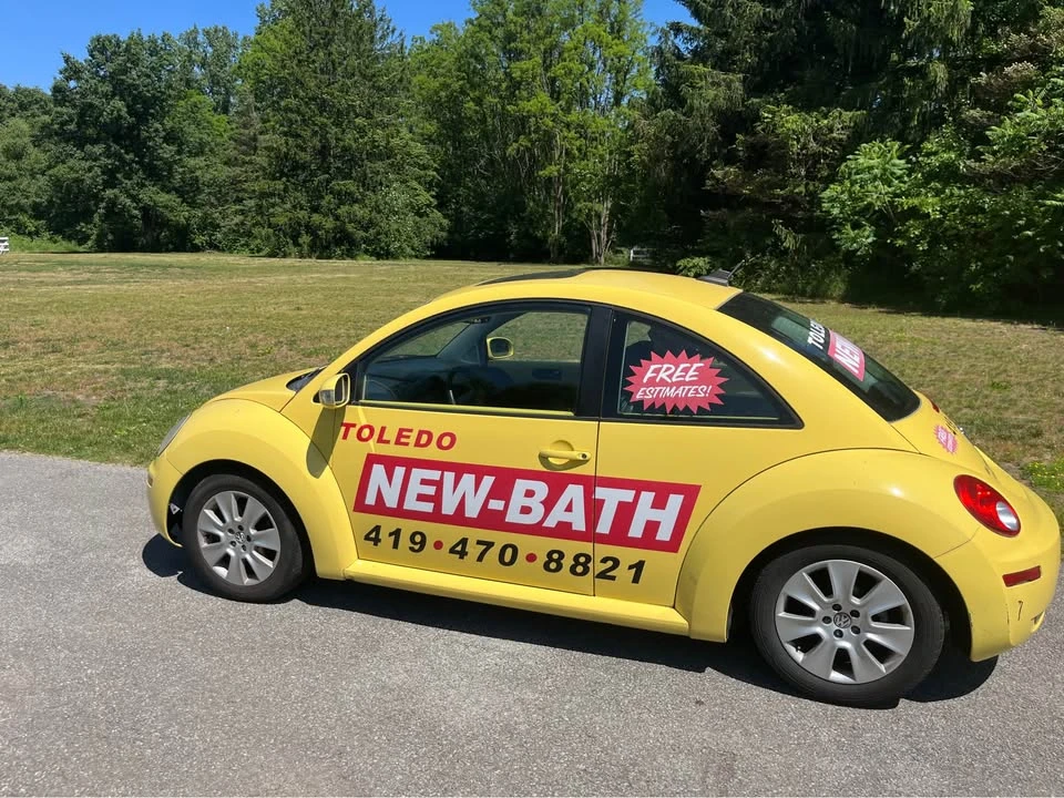 2009 Volkswagen New Beetle - Image 2 of 10