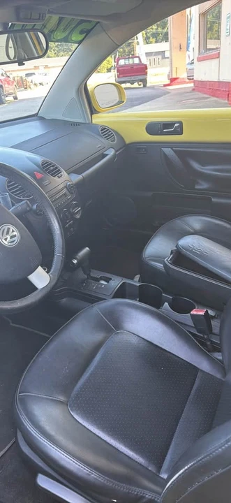 2009 Volkswagen New Beetle - Image 3 of 4