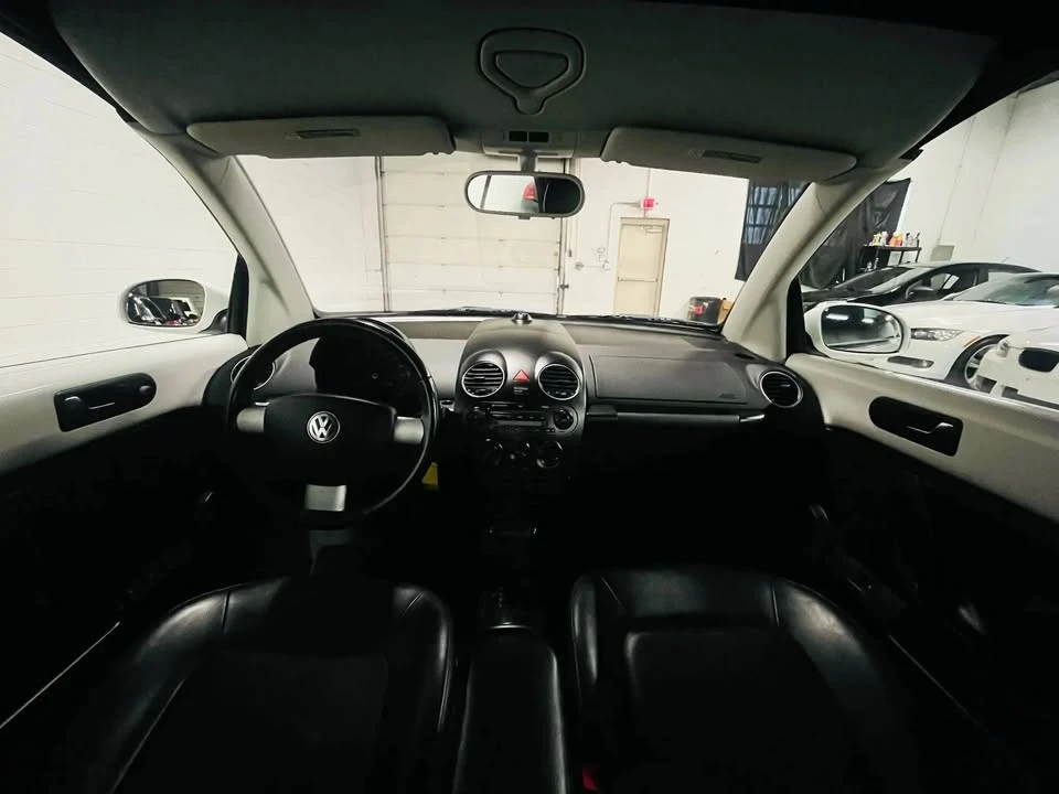 2009 Volkswagen New Beetle - Image 16 of 20