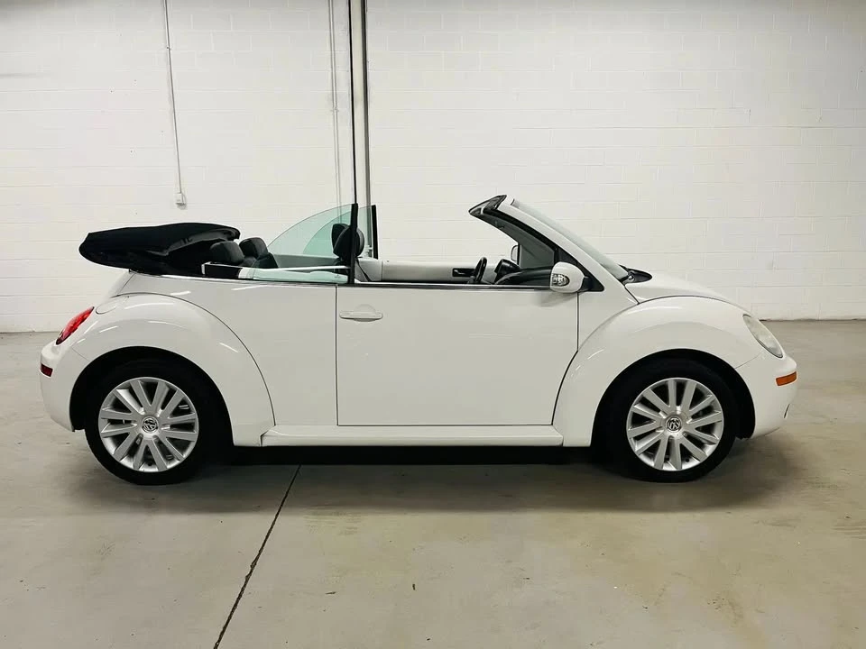 2009 Volkswagen New Beetle - Image 10 of 20