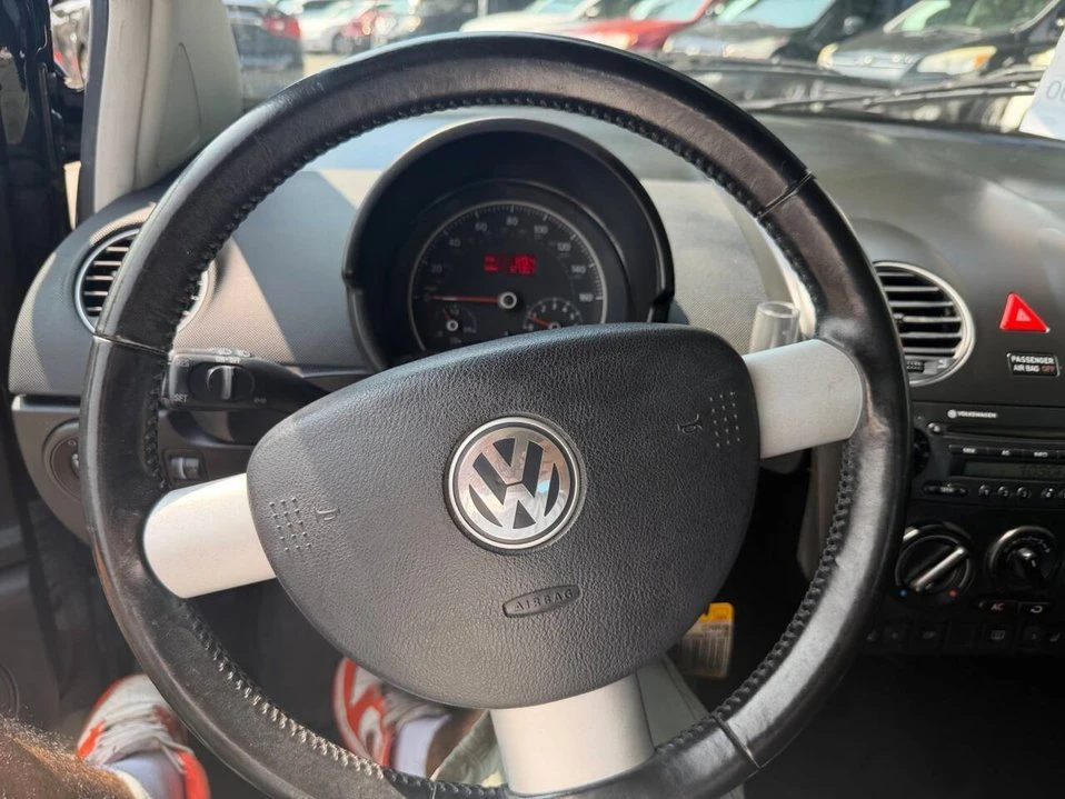 2009 Volkswagen New Beetle - Image 13 of 20
