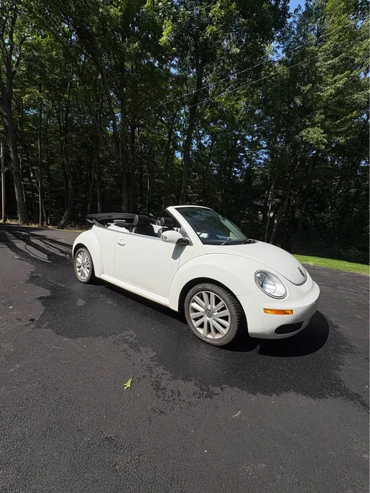 2009 Volkswagen New Beetle - Image 5 of 14