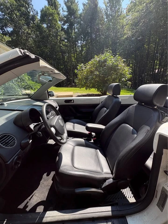 2009 Volkswagen New Beetle - Image 6 of 14