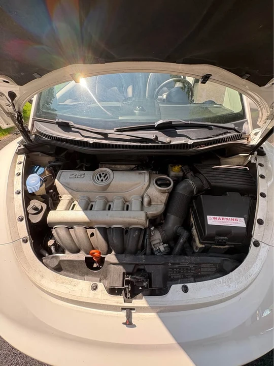 2009 Volkswagen New Beetle - Image 13 of 14