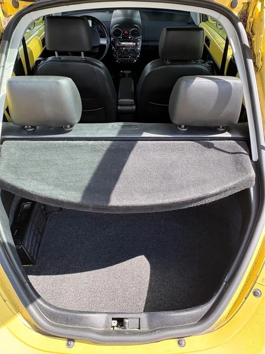 2009 Volkswagen New Beetle - Image 6 of 11