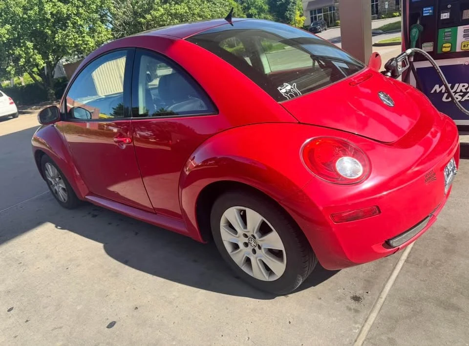 2009 Volkswagen New Beetle - Image 2 of 4