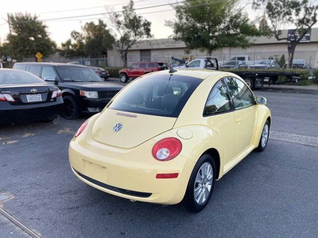 2009 Volkswagen New Beetle - Image 8 of 18