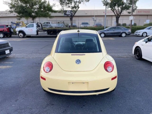 2009 Volkswagen New Beetle - Image 7 of 18