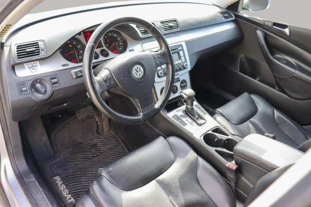 2009 Volkswagen Passat - Image 16 of 21