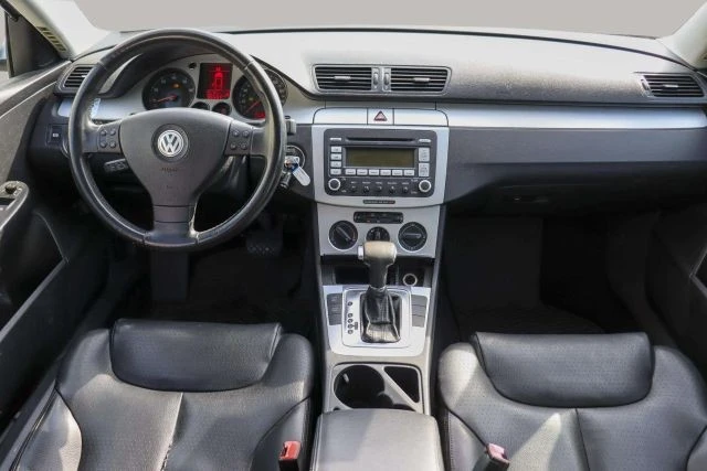 2009 Volkswagen Passat - Image 19 of 21