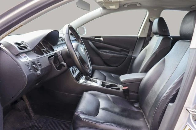 2009 Volkswagen Passat - Image 17 of 21