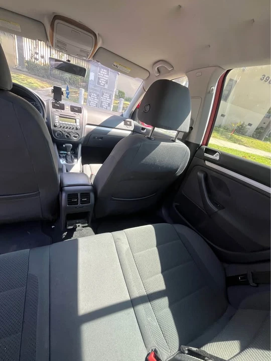 2009 Volkswagen Golf - Image 4 of 7